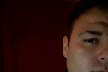 Rencontre gay avec grand ténébreux passionné par l'art et l'aventure.