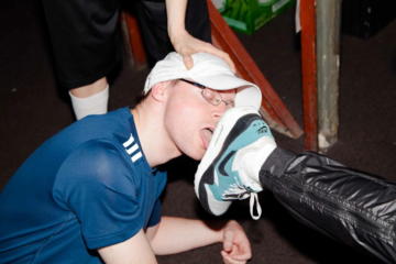 Plan fétiche pieds et baskets avec gay à Namur.