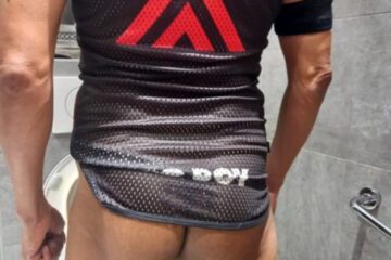 Couple de mec gay très chaud cherche plan cul avec mecs chauds et bien montés